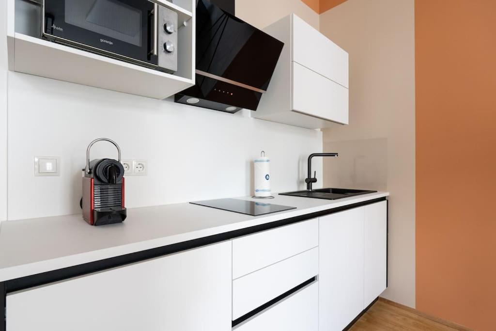 Artful 1Br Suite, City Nearby By Hm Bécs Kültér fotó