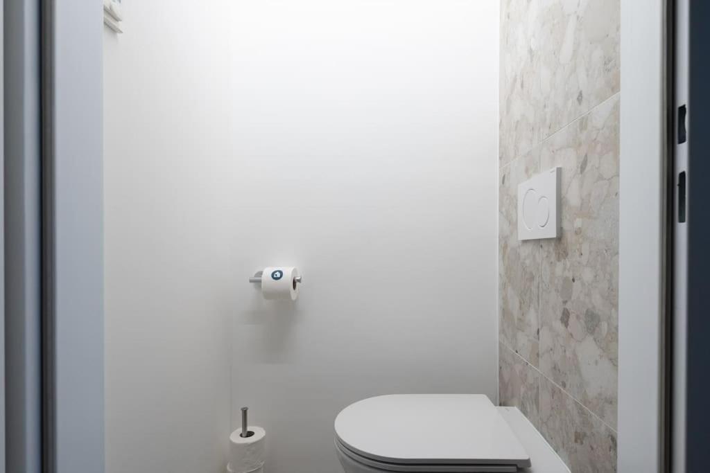 Artful 1Br Suite, City Nearby By Hm Bécs Kültér fotó